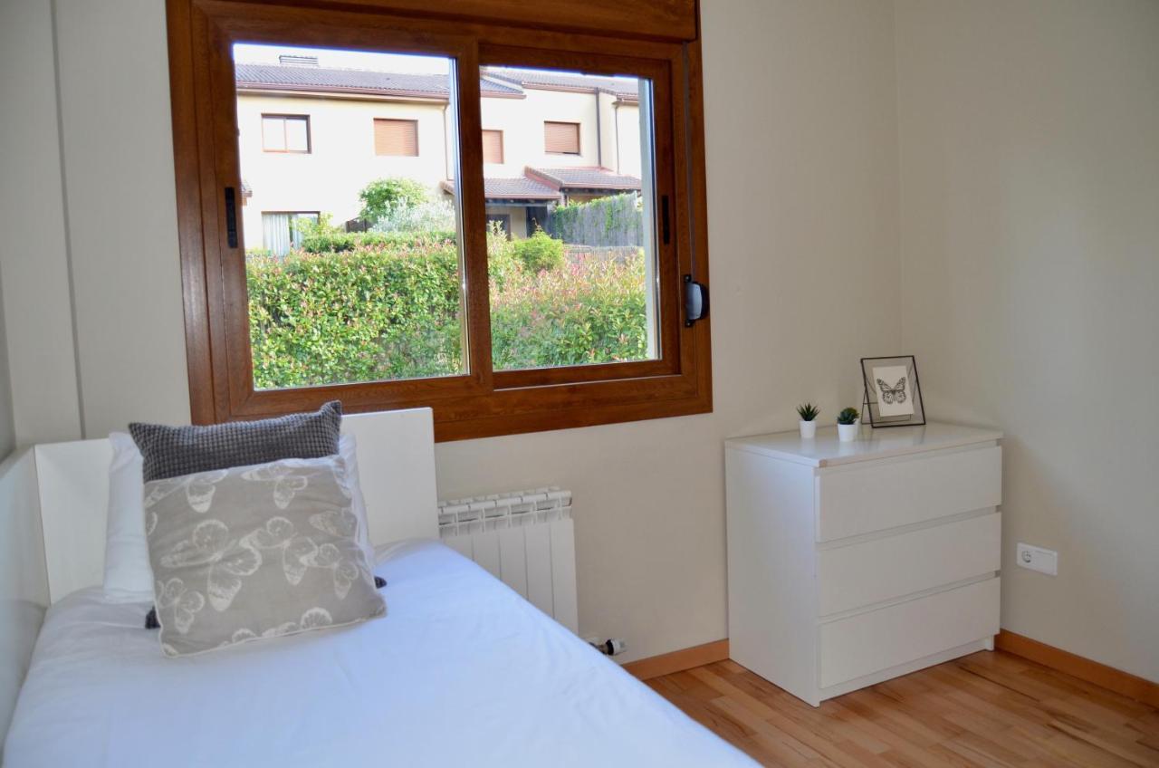 미뇨 Precioso Adosado En Urbanizacion Con Campo De Golf 빌라 외부 사진
